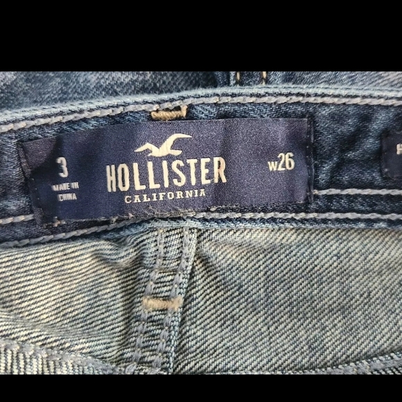 Hollister High Rise Boyfriend Short Dark Wash Button Fly Size 3 Waist 26 - Picture 4 of 5